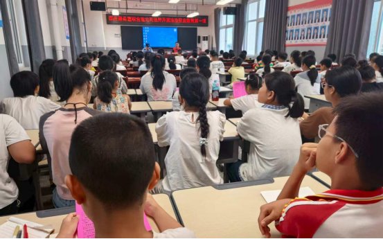 “司”守平安，“警”紧相随：开学第一课，法治伴我行